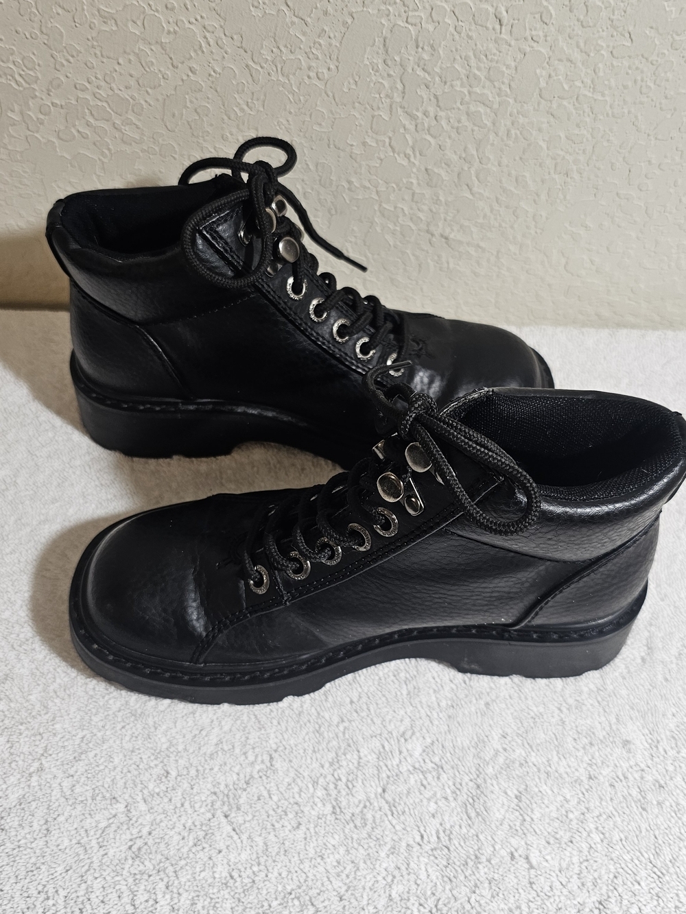 Women's Size 6.5 Genuine Sonoma Jean Co Black Lace-Up Sturdy Boots